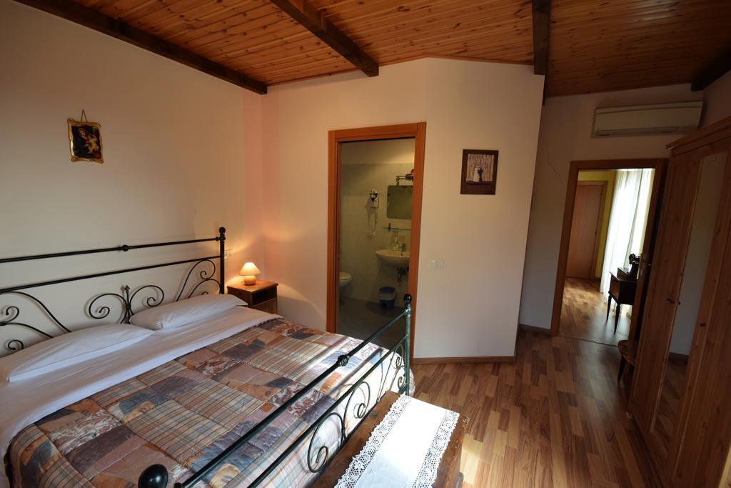 Agriturismo Al Rifugio Divino Belvedere Ostrense Екстериор снимка